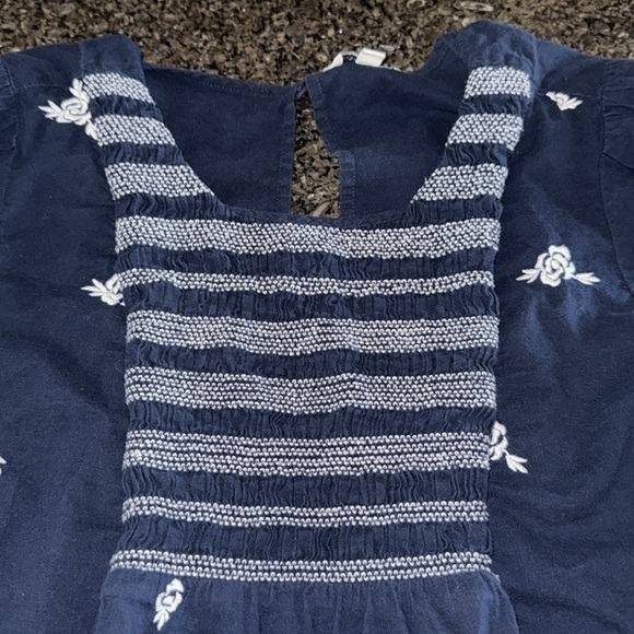 Lucky Brand Dark Blue Embroidered Smocked Insert Peasant Top - Picture 4 of 8